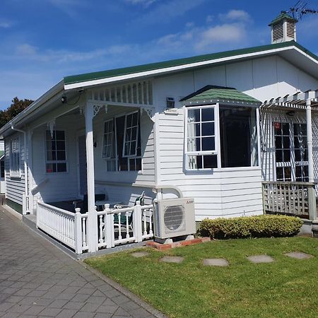 Charmae Guest House Whanganui Buitenkant foto
